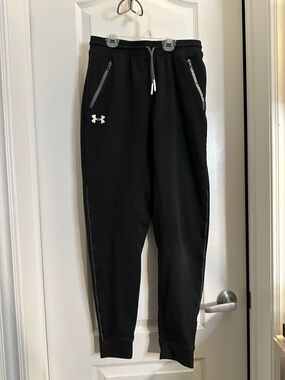 Under Armour Black Jogger Pants with White Logo pocket zipper youth size L